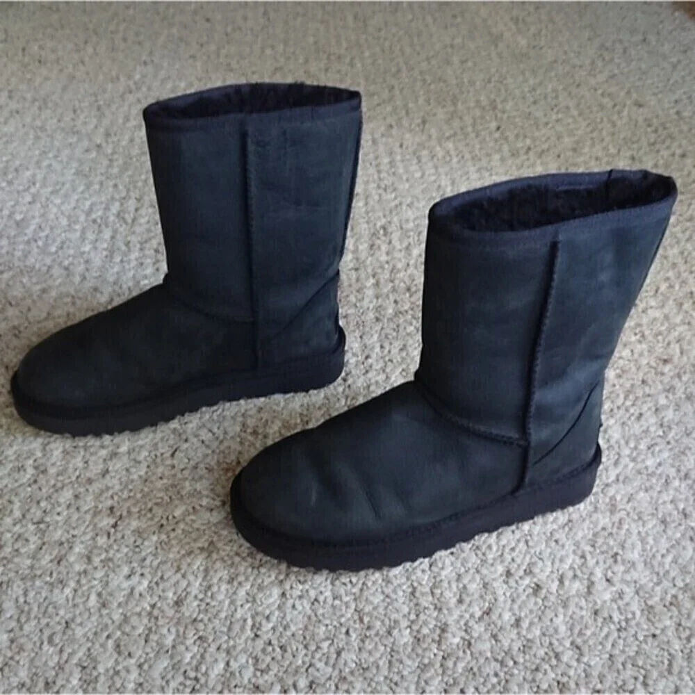 Black Ugg Classic II Short Boots size 6